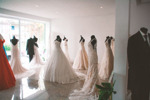 Brautstudio Kassel, Brautmode · Hochzeitsanzug Niestetal, Kontaktbild Brautstudio Kassel, Brautmode · Hochzeitsanzug Niestetal, Kontaktbild